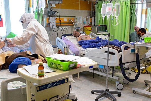 بیمارستان‌های خراسان رضوی در شرایط بحرانی/ روزانه ۴۰۰ بیمار کرونایی در بخش مراقبت‌های ویژه بستری می‌شوند