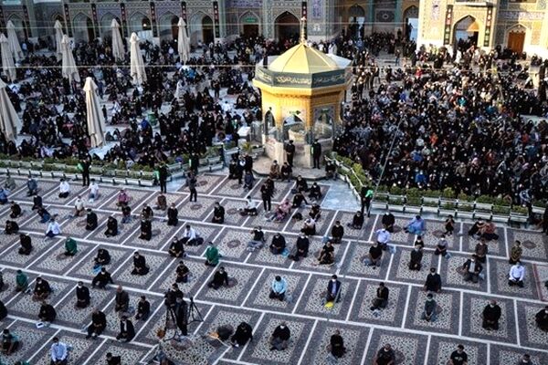 توضیح یکی از مدیران آستان قدس درباره عکس تجمع زائران در حرم رضوی