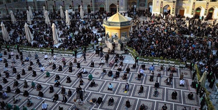 توضیح یکی از مدیران آستان قدس درباره عکس تجمع زائران در حرم رضوی