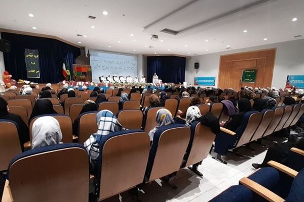 جشن ازدواج و اهدا جوایز به 8 نوعروس در حاشیه شهر مشهد