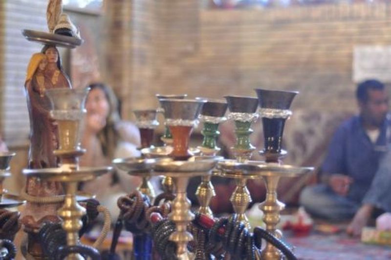 بیش از 700 قلیان از سطح سفره‌خانه‌های سنتی در مشهد جمع‌آوری شد