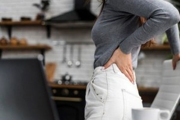 این کفش‌ها کمردردتان را تشدید می‌کند