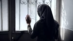 از شرط مرد قمار باز روی دختر نوجوانش تا اتهام به همسر جوانش