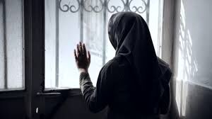 از شرط مرد قمار باز روی دختر نوجوانش تا اتهام به همسر جوانش