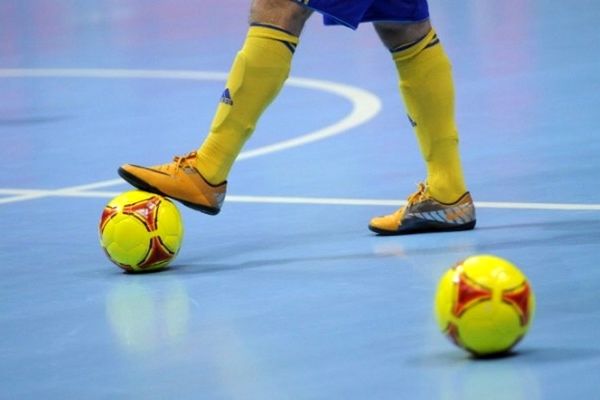 تساوی دیدار تیم‌های فوتسال فرش آرا و مقاومت البرز