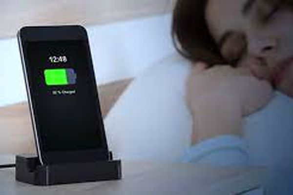 شب‌ها گوشی خود را شارژ نکنید