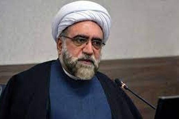 تشکل‌های حوزوی باید استقلال خود را حفظ کنند