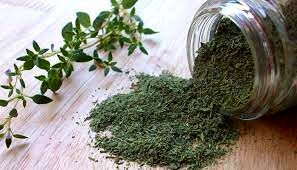 این افراد باید از مصرف آویشن خودداری کنند