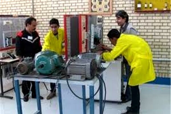 باید جویندگان کار بر پایه نیازسنجی از جامعه و صنایع آموزش داده شوند