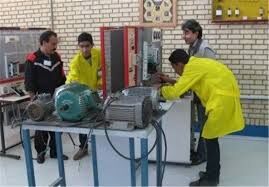 باید جویندگان کار بر پایه نیازسنجی از جامعه و صنایع آموزش داده شوند