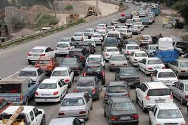 میزان ترافیک در خروجی‌های مشهد پرحجم و نیمه‌سنگین است