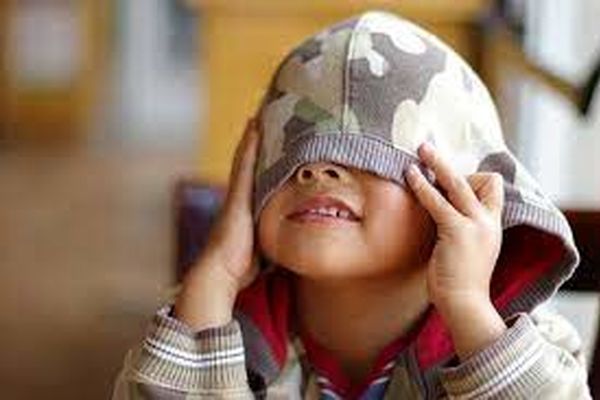 اشتباهات تربیتی والدین باعث احساس خجالت در کودک می‌شود