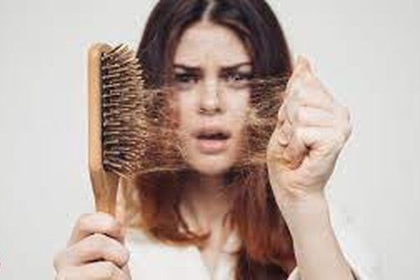 ریزش مو در فصل پاییز و آنچه باید بدانید