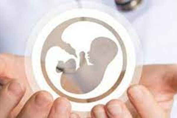 زوجین نابارور هر سال 3 نوبت حق استفاده از خدمات بیمه سلامت را دارند