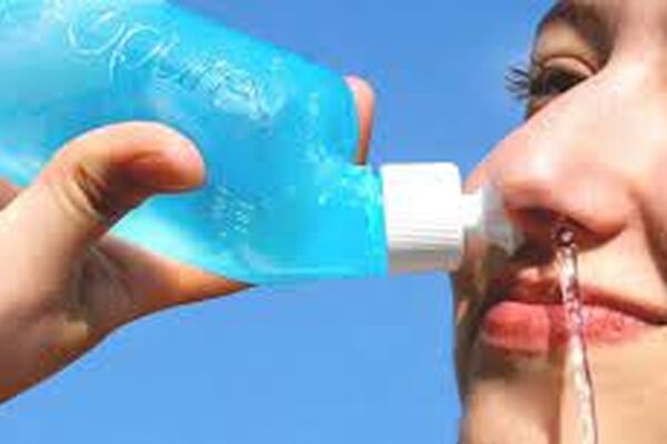 شستشوی بینی با آب نمک چه فایده‌ای دارد؟
