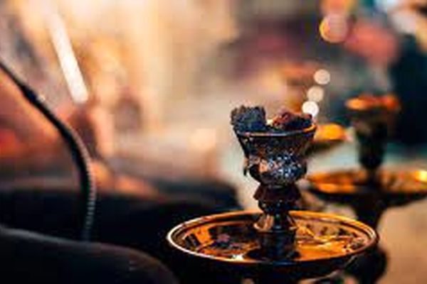 افرادی که قلیان و مواد مخدر مصرف می‌کنند در معرض این بیماری خطرناک هستند