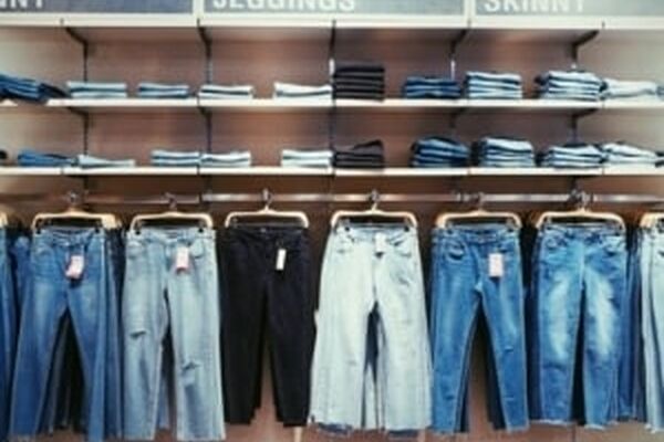 شلوار جین رو چطور بپوشم تا لاغرتر دیده بشم؟