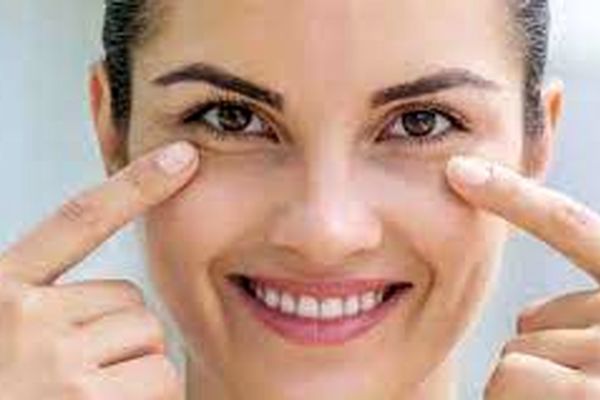 تکنیک جوان‌سازی دور چشم فقط در 1 دقیقه!