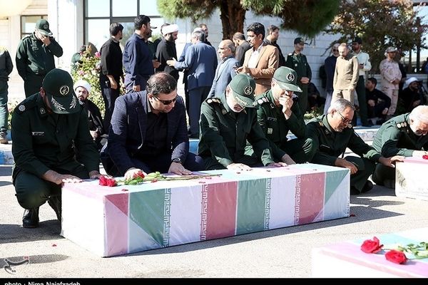 تدفین 2 شهید گمنام در محوطه استانداری خراسان رضوی