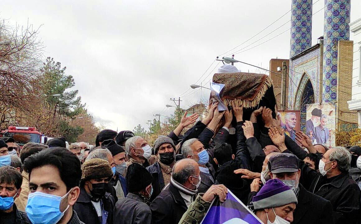 پیکر ناشرالاسلام گنابادی تشییع و به خاک سپرده شد