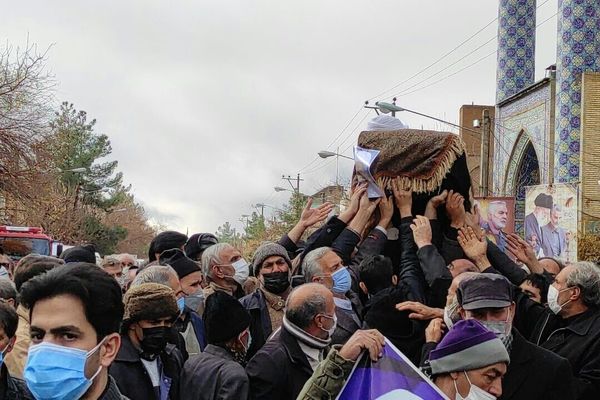 پیکر ناشرالاسلام گنابادی تشییع و به خاک سپرده شد