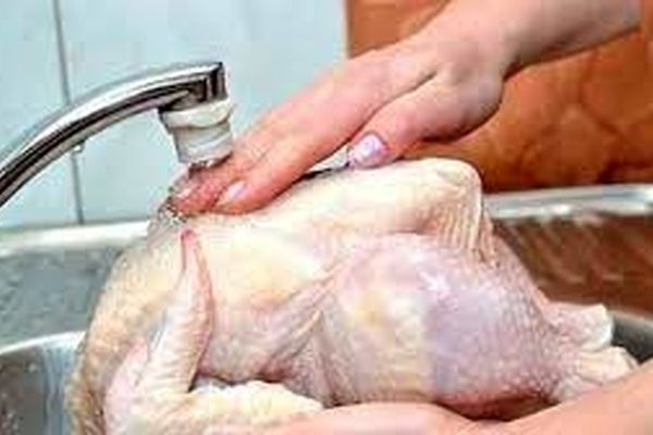 قبل از پخت مرغ را نشویید
