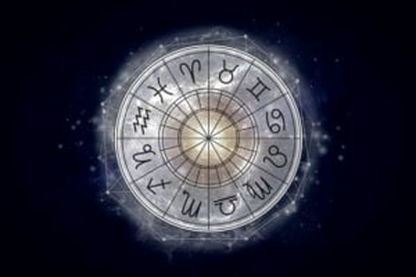 ماه تولدت رو بگو تا شغلت رو بگم!