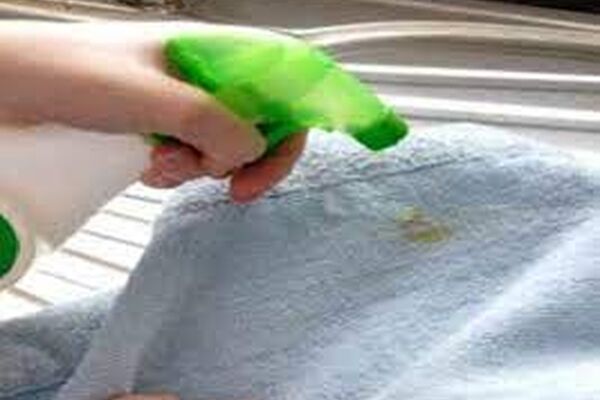 چطوری لکه آهن را از روی لباس پاک کنیم؟