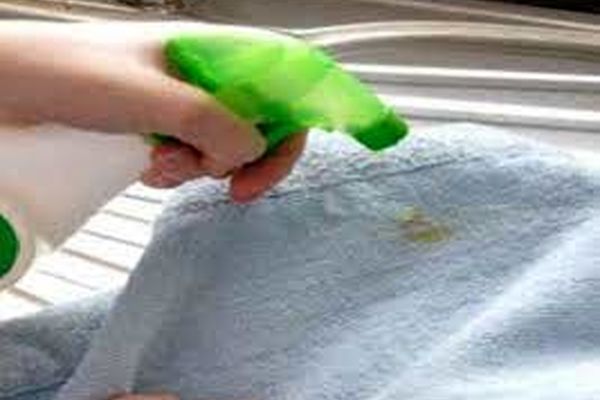 چطوری لکه آهن را از روی لباس پاک کنیم؟