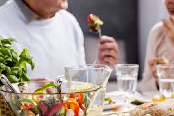 الگوی غذایی نامناسب اولین دلیل مرگ است/۵۱ درصد جمعیت فاقد تحرک بدنی