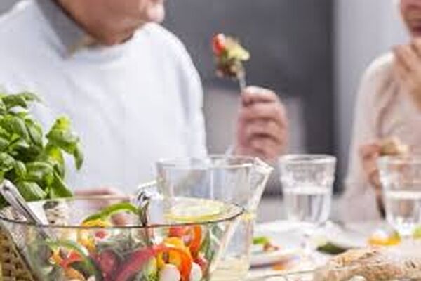 الگوی غذایی نامناسب اولین دلیل مرگ است/۵۱ درصد جمعیت فاقد تحرک بدنی