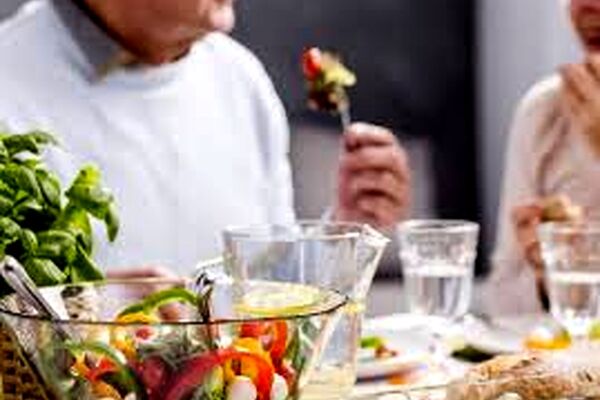 الگوی غذایی نامناسب اولین دلیل مرگ است/۵۱ درصد جمعیت فاقد تحرک بدنی