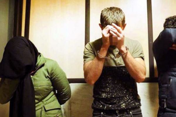 قتل فجیع راننده تاکسی اینترنتی توسط زن جوان / برادر و شوهر شاهد ماجرا بودند!