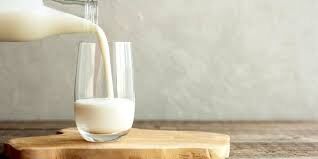 مواد غذایی که به هیچ عنوان نباید با شیر خورد