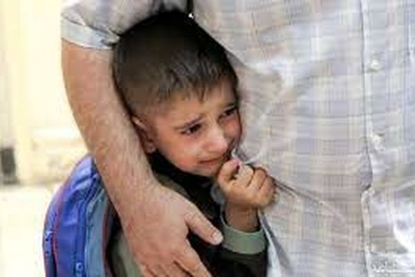 چرا کودکان از غریبه‌ها می‌ترسند؟