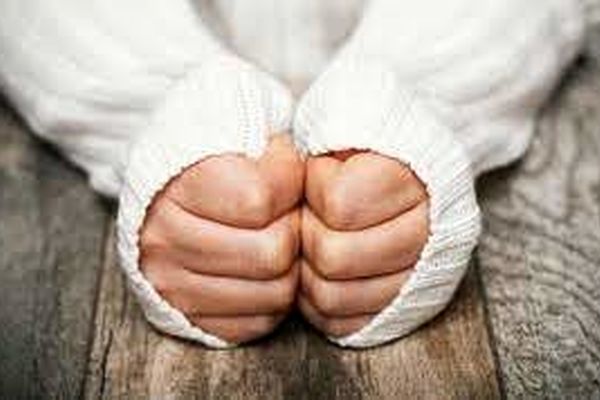 مشکلات داخلی بدن که باعث سرد شدن دست‌ها می‌شود