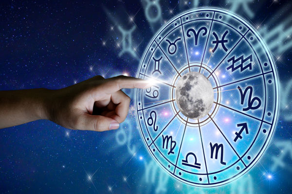 متولدین این ماه‌‎ها بیشترین قدرت جذب دیگران را دارند