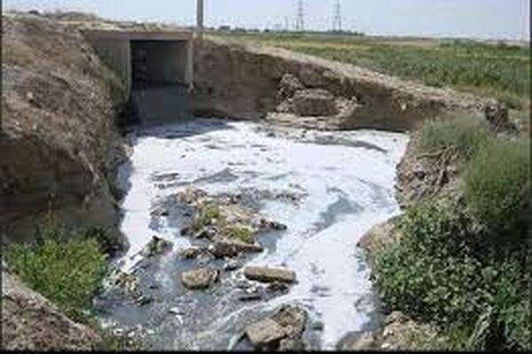کشاورزی با خون‌آبه‌های بیمارستانی؟!/ روزانه بیش از ۶۰۰ تانکر فاضلاب در کشف‌رود تخلیه می‌شود
