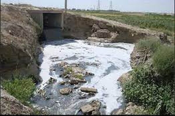 کشاورزی با خون‌آبه‌های بیمارستانی؟!/ روزانه بیش از ۶۰۰ تانکر فاضلاب در کشف‌رود تخلیه می‌شود