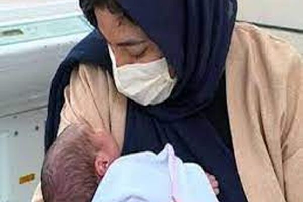شیر مادر به نوزاد باعث انتقال کرونا نمی‌شود