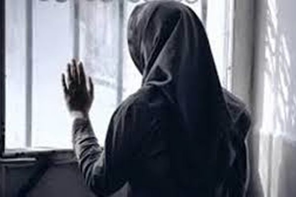 ماجرای دردناک دختر 15 ساله مشهدی که والدینش او را نمی‌پذیرند