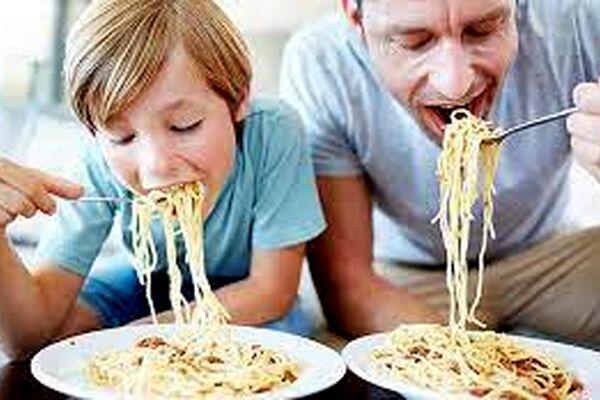 4 دلیل بسیار مهم برای جویدن غذا را بدانید!
