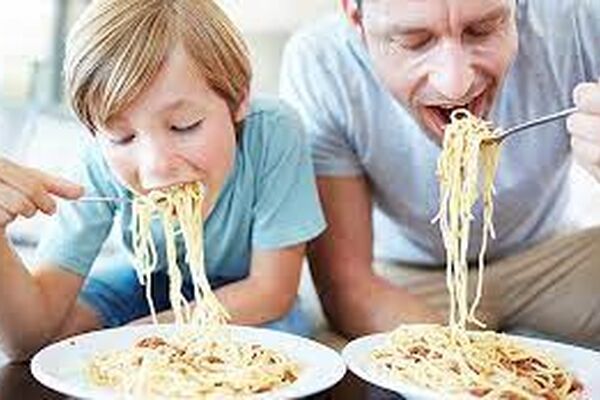 4 دلیل بسیار مهم برای جویدن غذا را بدانید!