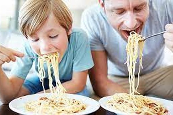 4 دلیل بسیار مهم برای جویدن غذا را بدانید!