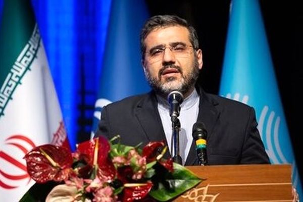 اهالی فرهنگ و ادب برای خلق آثار جدید درباره امام رضا(ع) همت کنند