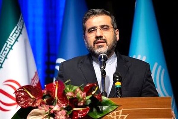 اهالی فرهنگ و ادب برای خلق آثار جدید درباره امام رضا(ع) همت کنند