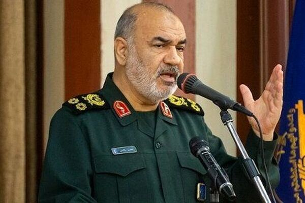 هر جامعه‌ای به واسطه قهرمانان و شهیدانش شناخته می‌شود
