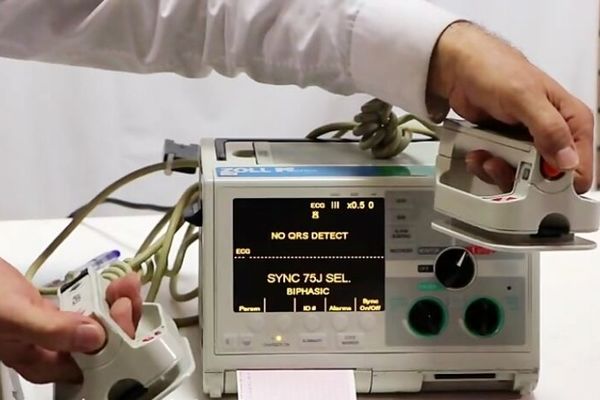 خیران ۱.۷ میلیارد ریال برای تجهیز یک مرکز سلامت روستایی داورزن خراسان رضوی پرداختند