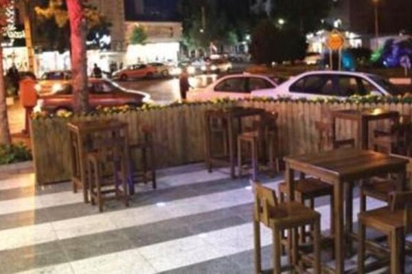 واحدهای صنفی از عدم تمدید قرارداد استفاده از پیاده‌روها متضرر می‌شوند