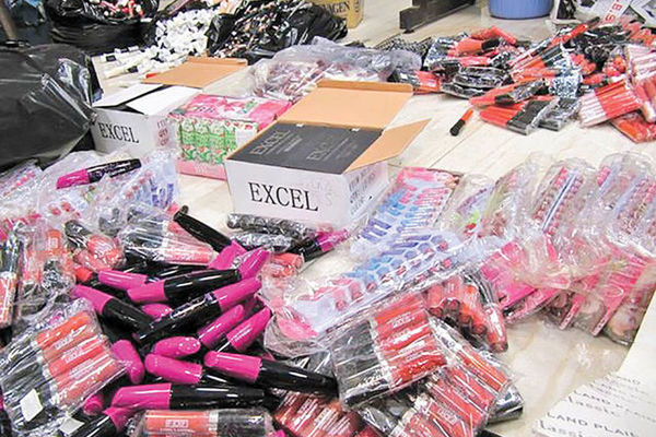 کشف بیش از ۱۵۰ قلم لوازم آرایشی و بهداشتی قاچاق در نیشابور